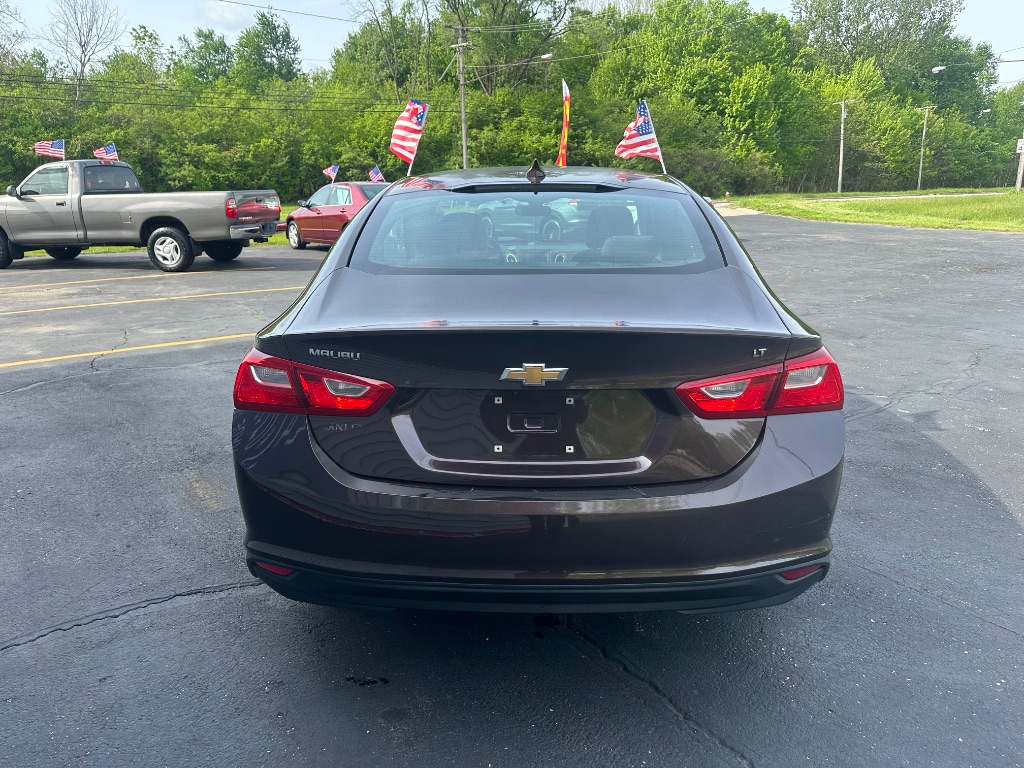2016 Chevrolet Malibu 1LT - Photo 9