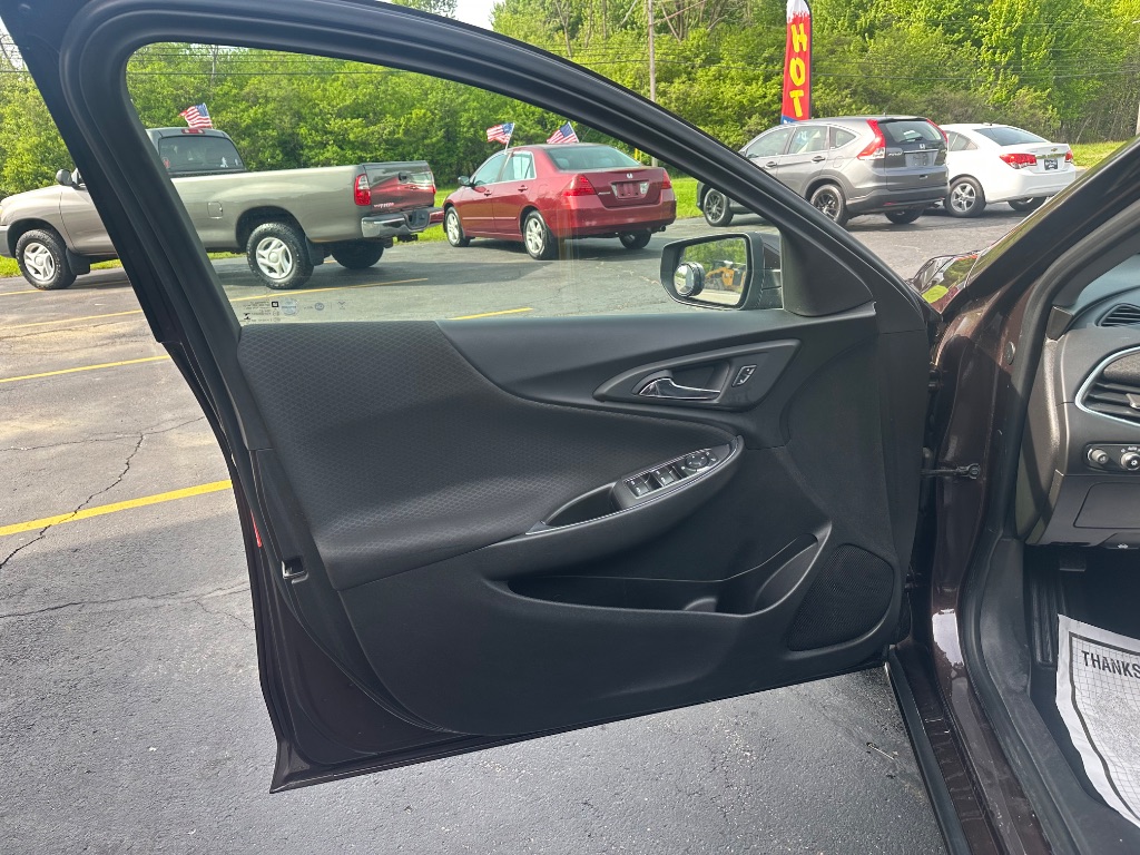 2016 Chevrolet Malibu 1LT - Photo 12