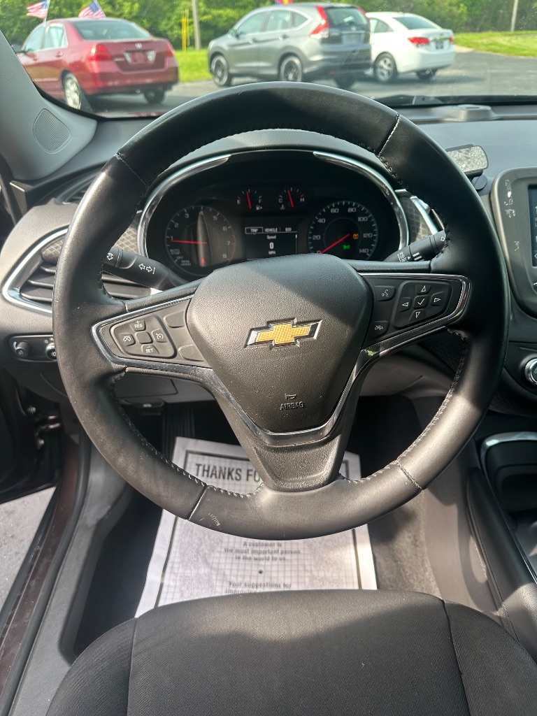 2016 Chevrolet Malibu 1LT - Photo 11